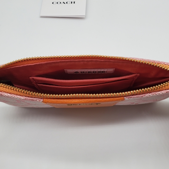 🎁Coach Wristlet in Signature  Jacquard - Picture 8 of 9
